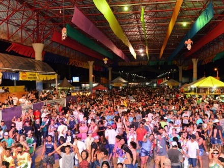 Seu Moço se apresenta sábado e banda Djavu sobe ao palco na véspera de feriado
