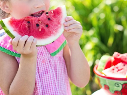 Prefeitura inicia projeto que incentiva alimenta��o saud�vel para alunos 