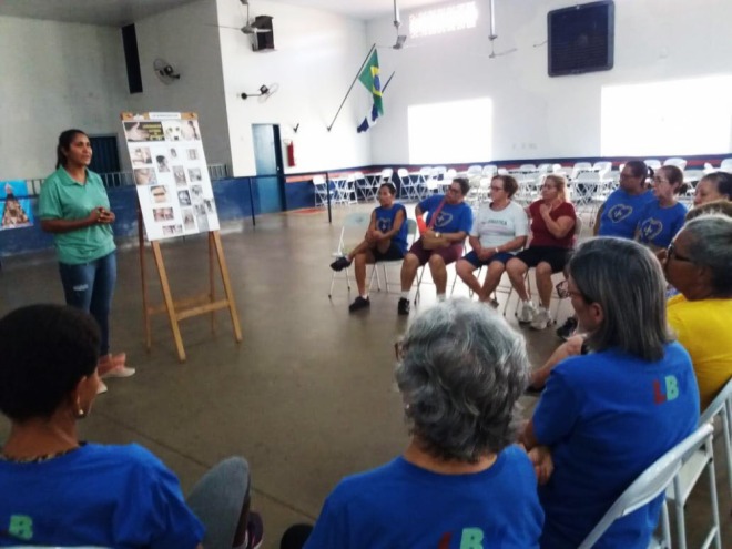 Controle de Vetores discute leishmaniose com idosos