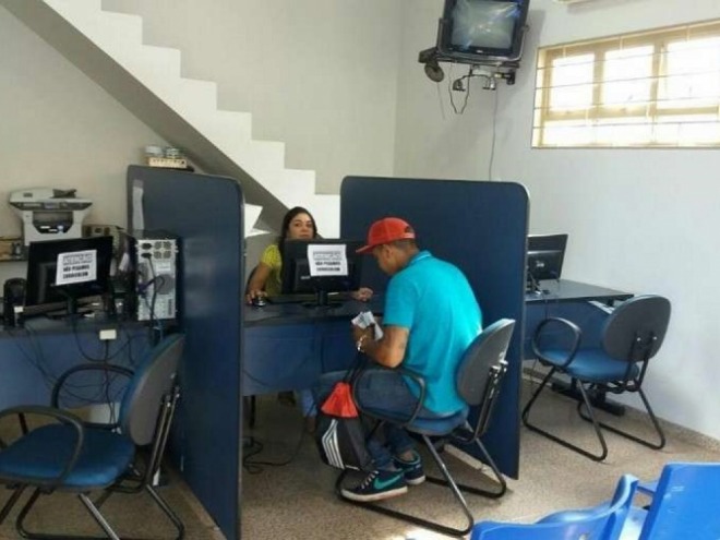Casa do Trabalhador oferta vagas para representante comercial e engenheiro