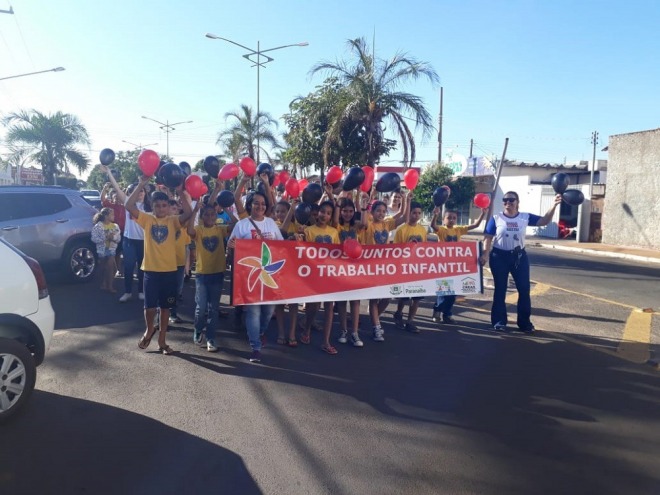 Caminhada busca fim do Trabalho Infantil em Parana�ba